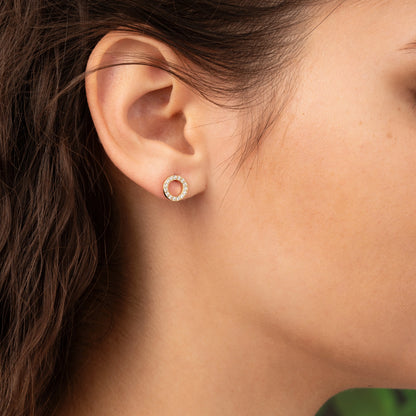 Ohrstecker Kaja aus 925er Silber mit Zirkonia – Silberfarben (Ø 8 mm)